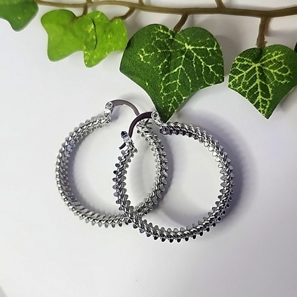 White Gold Textured Hoop Earrings - Picture 3 of 9